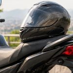 بهترین جای کلاه کاسکت روی موتور
